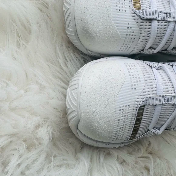 Under Armour Women’s Block City White and Gold Athletic Shoes size 8.5 - Picture 3 of 8